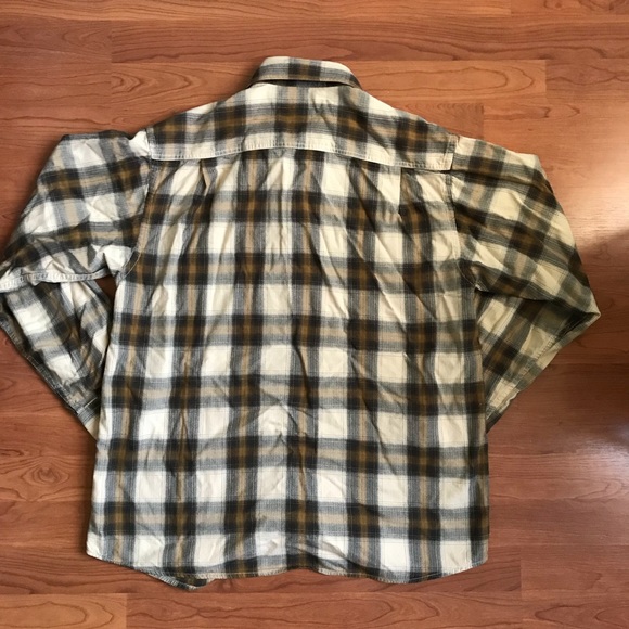 End Columbia button up - Picture 4 of 4